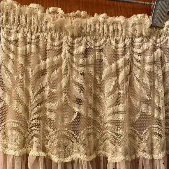 Knit skirt with lace overlay - Picture 4 of 8